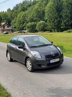 Toyota Yaris 1.3 - 3