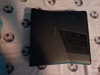 Xbox 360 + Kinect + 2 Ovládače +5 Hry - 3