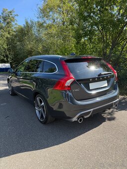 Volvo V60 R-Design - 3