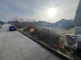 Pripravujeme do ponuky - Lukratívny pozemok centrum Stupavy - 3