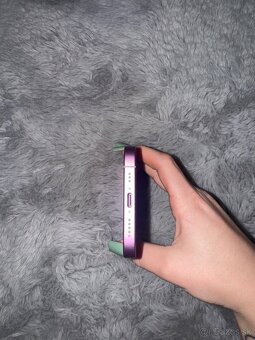 iPhone 16 ružový - 3