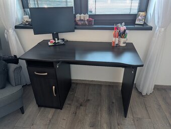 Predám stôl, knižnicu, komodu - 3