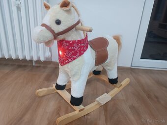 Hojdací koník so zvukmi - 3