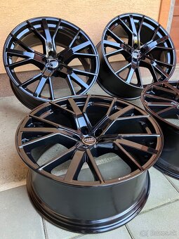 Audi R22 4M0601025DP - 3