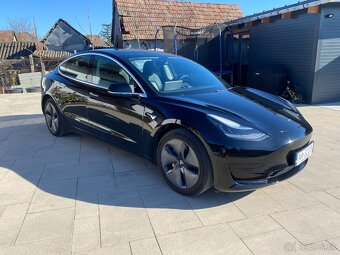 Tesla model 3 - 3