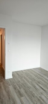 Predáme 2izb byt v Zwirne s veľkou loggiou - 3