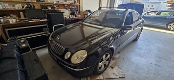 Mercedes-Benz W211 - 3