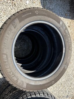 Predám Michelin 205/55r16 - 3