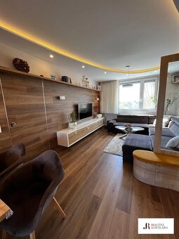 LUXUSNÝ NADŠTANDARDNE ZARIADENÝ BYT S GARÁŽOU V CENTRE - 3