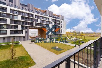 JKVreal ponúka na predaj 1-izbový byt s veľkou terasou v nov - 3