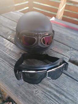 Predám moto helmu.... - 3