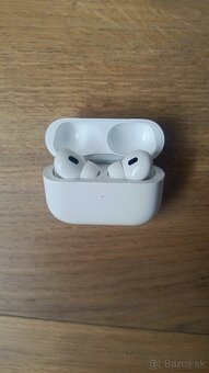 iPhone SE 64GB (2nd generation) + AirPods Pro 2 (USB-C) - 3