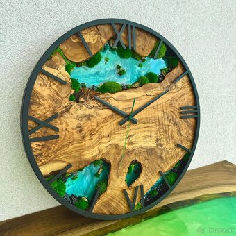 Machove hodiny s drevom a epoxidom 50cm Olivove drevene - 3