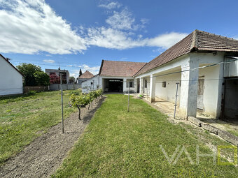 Rodinný dom s veľkým pozemkom a potenciálom – Siladice - 3