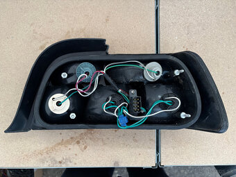 BMW E36 coupe/cabrio zadné svetlá DEPO - 3