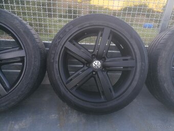 Touareg sada kolies čierna matná 275/45 R20 5x130 - 3