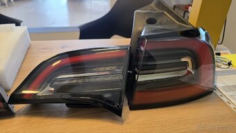 Zadné svetlá Tesla model 3/Y - 3