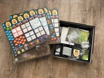 Predam nepouzivanu hru Arkham Horror - 3