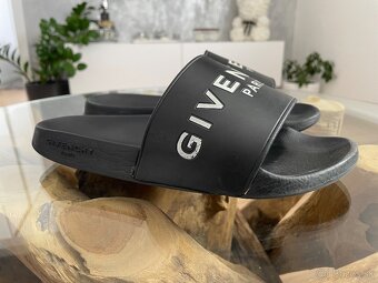 GIVENCHY dámske šlapky -39 - 3