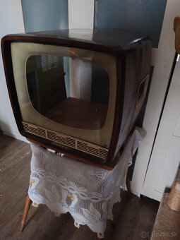 Retro Tesla vitrina - 3