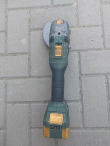 Predam Aku Set znacky Teccpo 18v + nabíjačka a 2 baterie - 3