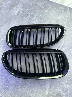 BMW 6 E63 - PREDNÁ MASKA ČIERNA - 3