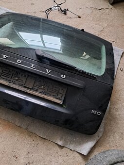 Volvo V50 dveře kufru - barva černá - 3