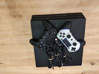 Playstation 4 Pro - 3