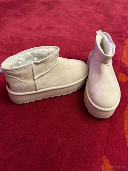 Topanky UGG velkost 40 nové - 3