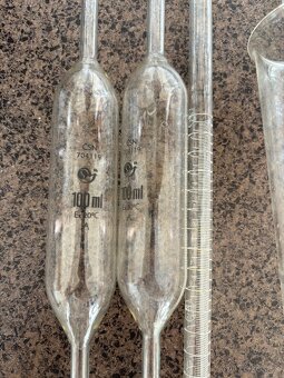 Laboratórne sklo, odmerky, valec, pipety - 3