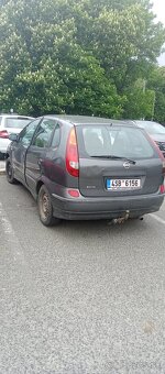 Nissan almera tino - 3