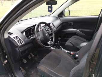 Mitsubishi Outlander - 3