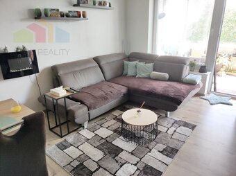 Na prenájom 2 izbový byt s parkovacím miestom, Trencianske S - 3