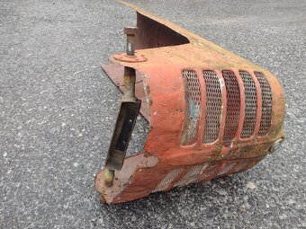 Kapota okruhla s drziakom i skrutky - 3