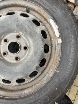 Predám zimné pneumatiky a plecháče Audi r16 - 3