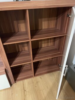 Obyvackova stena so stolikom - 3