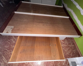 Predám posteľ s úložným priestorom - 3