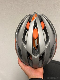 Predám cyklistickú prilbu v dobrom stave - 3
