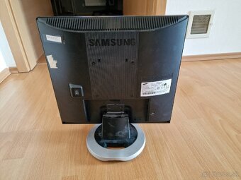 Predám monitor Samsung 17 1280x1024  🖥️✨ - 3
