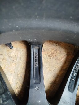 Golf 5100 R17 - 3