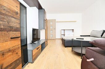 Zariadený veľkometrážny 2i byt 68m2 - balkón 3m2 - Vlčince - 3
