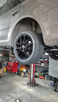 5x112 6.5X16 ET41 205/55R16 stred 57mm - 3