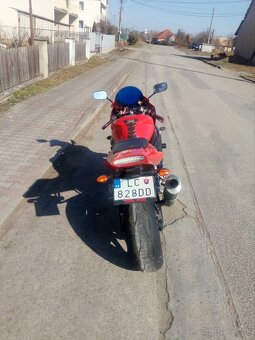 YAMAHA R1 - 3