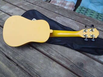 Predám krásne Ukulele Baton Rouge-ešte pôvodná 1.séria - 3