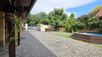 Zrekonštruovaný dom s bazénom a letnou kuchynkou - 3
