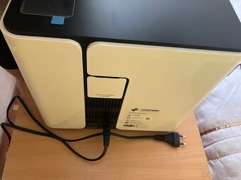 Kyslíkový koncentrátor na domáce použitie YU-300 - 3