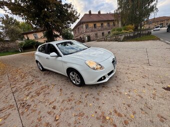 Alfa Romeo Giulietta 2010 1 maj serviska 124t km plně funkčn - 3