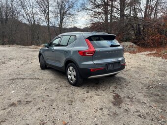 Volvo XC40 B4 2,0 benzín 4X4 - 3