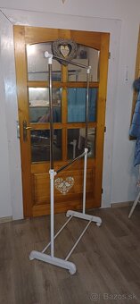 Mobilný vešiak na kolieskach dvojitý - 3