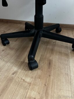 Predám kancelársku stoličku - 3